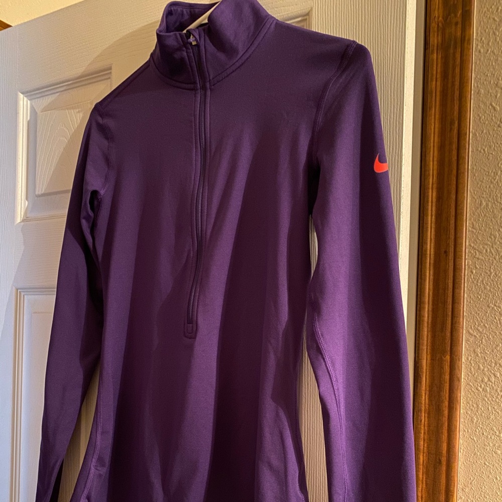 NikePro long sleeve shirt 💜